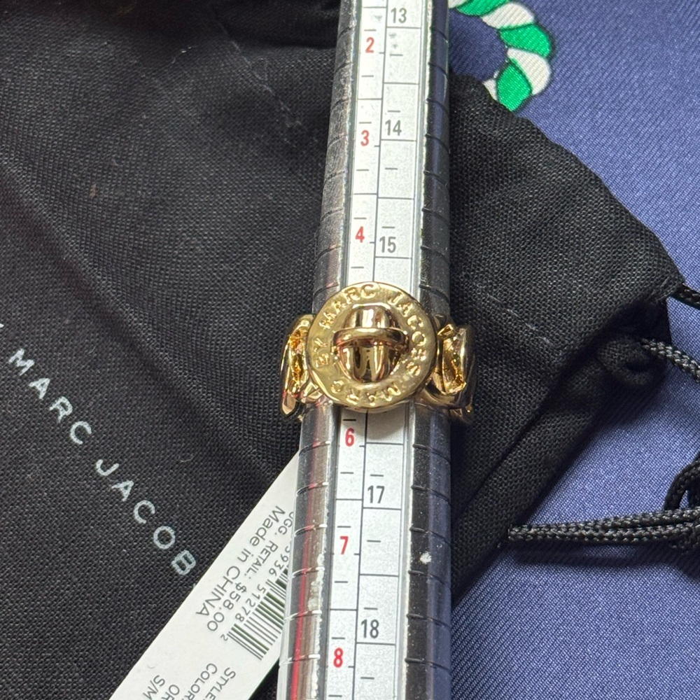New Marc by Marc Jacobs Gold Tone Chain Turn Lock Ring